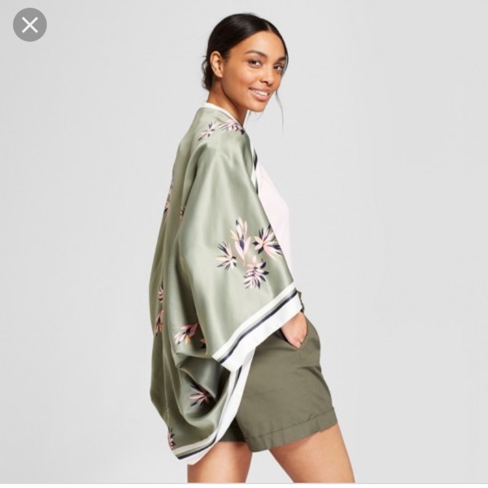 ISO of this Floral Kimono!
